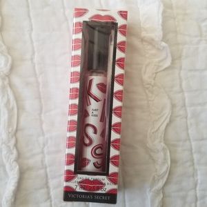 VS Victoria's Secret Just A Kiss Roller NWT